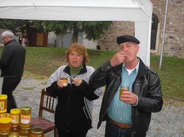 Ядем два пъти повече пчелен мед