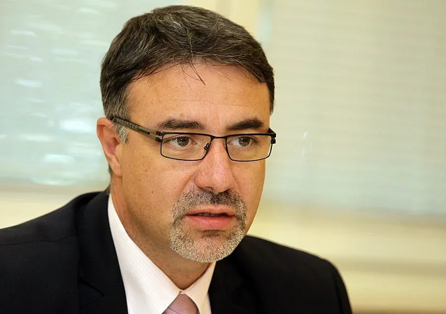 Пощите ще продават винетки по границите