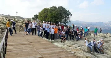 Над 200 младежи заедно с кандидат-депутати на ДПС изкачиха Перперикон