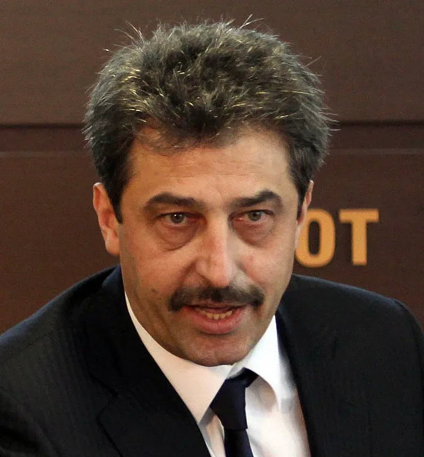 Цветан Василев иска сръбски паспорт