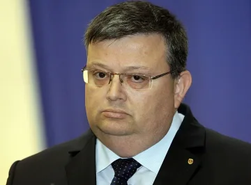 Цацаров: Политици са замесени в случая КТБ (ОБЗОР)