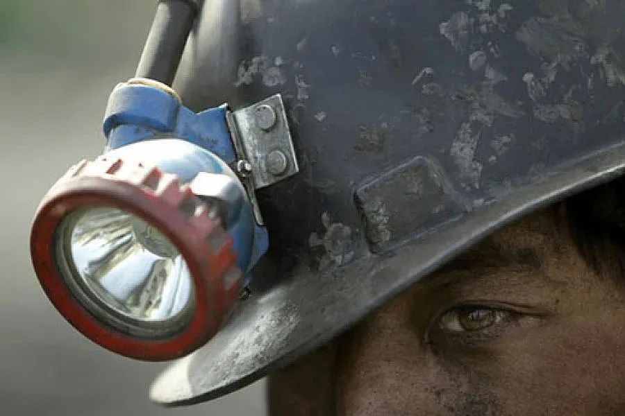 Изплащат парите на миньорите от "Черно море" днес