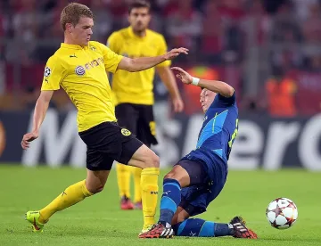 Венгер защити Месут Йозил 