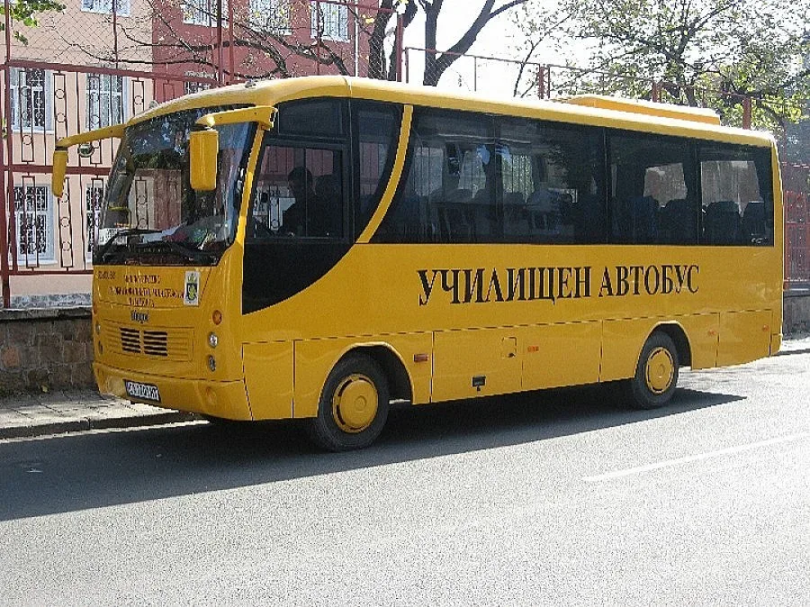 Проверка установи нарушения в 4 училищни автобуса