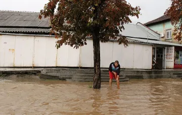 35 безработни ще чистят след наводнението в Димитровградско