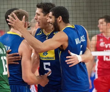 Бразилия на полуфинал, Русия трепери 