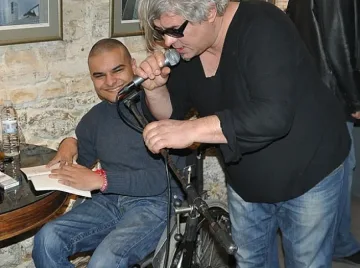 Продават откраднат Карамфилов