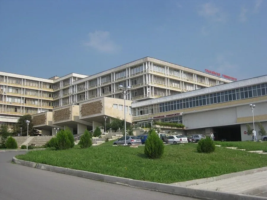 Колежани от Острова учат медицина у нас