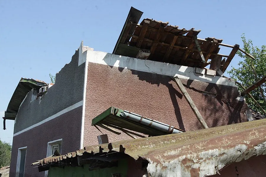 В Мизия: Ремонтират къщи с ваучери