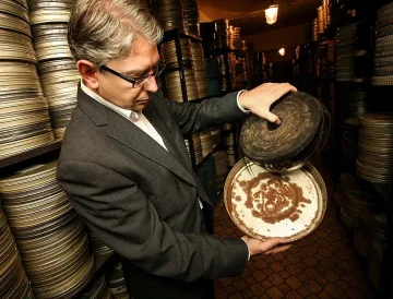 Киселина разяжда киното ни