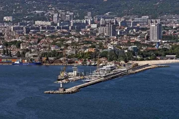 Десант от ексминистри в битката за Варна