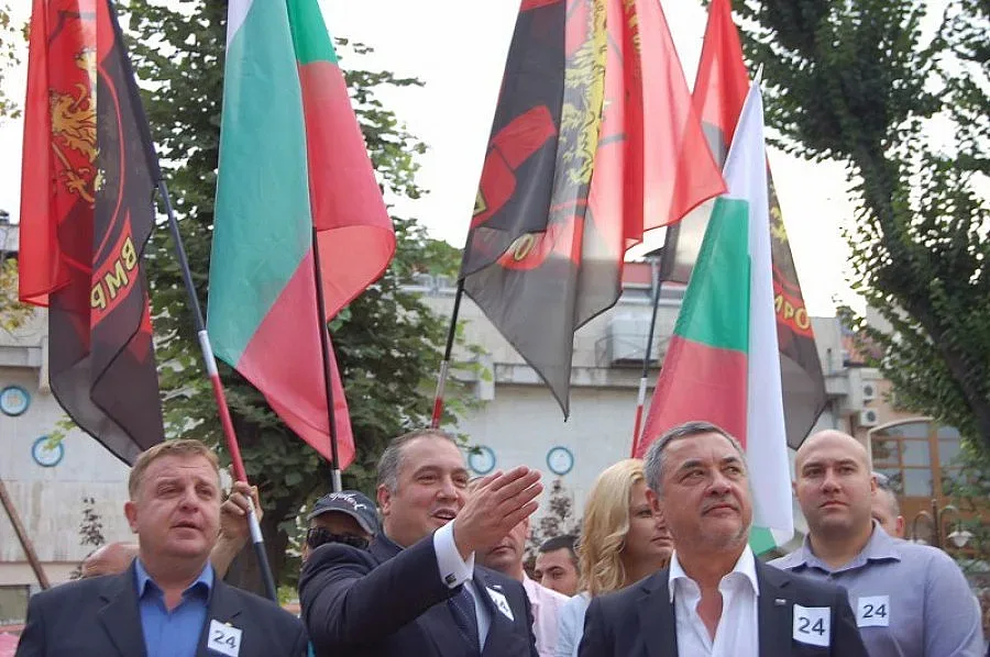 Бинев зове за "Революция 24"