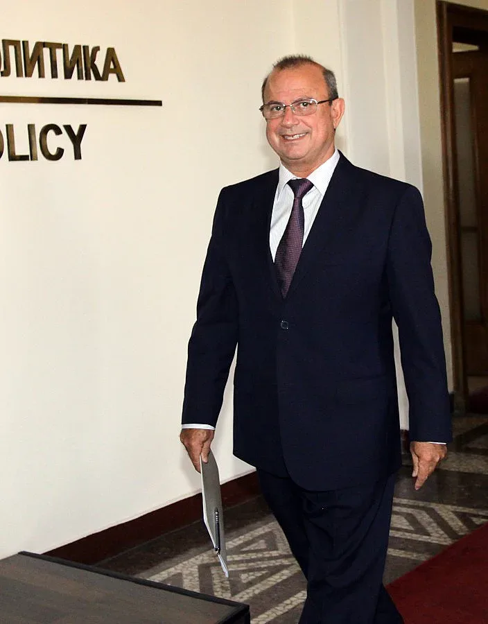 Вдигат праговете за осигуровки с над 4%