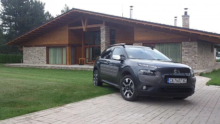 Пустинното цвете на Франция