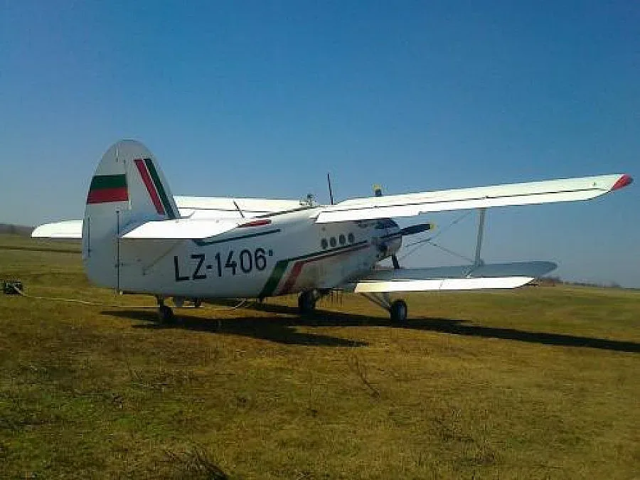 Предупредиха земеделци и пчелари за пръскане срещу вредител