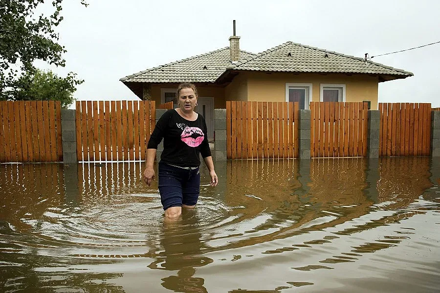 Потопи на Балканите взеха две жертви