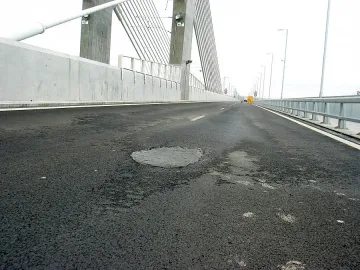 Ремонтират моста „Нова Европа"