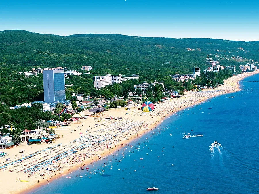 Откриха двама мъртви туристи в Златни пясъци