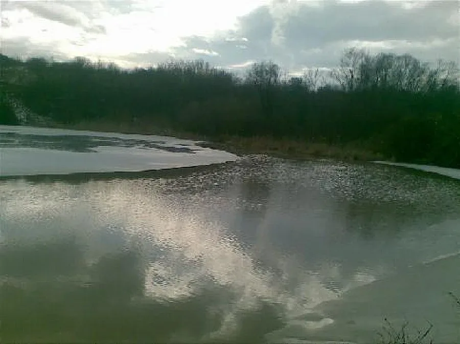 Източват язовир Иваняне край Банкя