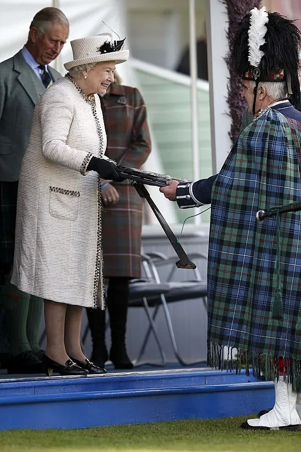 Елизабет II призова шотландците да помислят внимателно за референдума