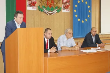 Стоилов пита за разговора между Местан и Ердоган в Турция