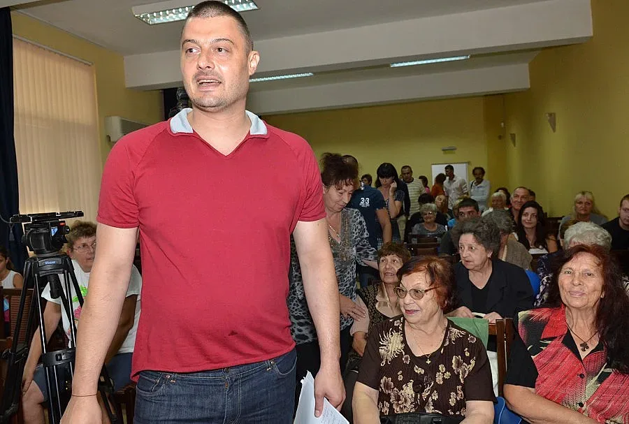 Бареков направи дарение на 10 семейства и четири институции в Аспарухово