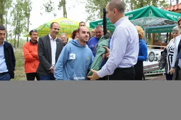 Цветан Цветанов награди победителите в риболовен турнир в с. Конска