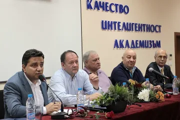 Миков, Дъбов и Търновалийски разговаряха със студенти на КИА в Пловдив