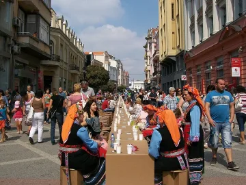 Пловдив празнува титла с тон вино