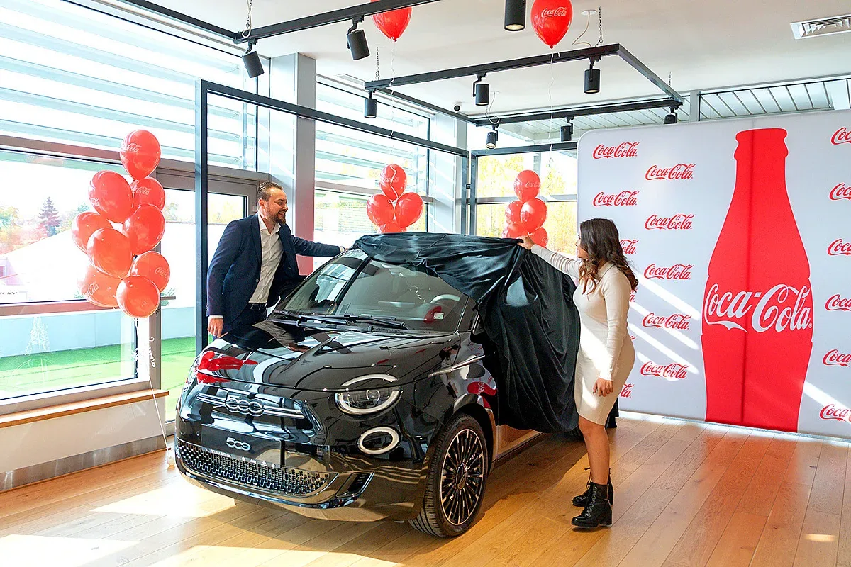 Coca-Cola зарадва победителя в играта „Отговори на въпрос и участвай за автомобил"