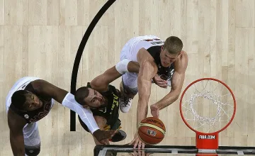 САЩ смачка европейския вицешампион Литва и отива на финал