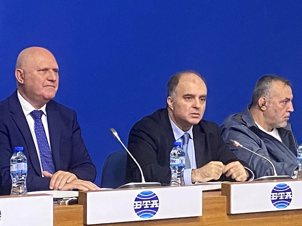 Министър Тодоров: Надявам се с подписаното днес споразумение да сме поставили началото на преодоляването на една тежка криза