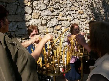 Свещите поскъпват двойно