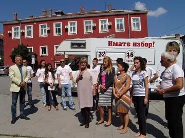 С предизборен кемпер Весела Лечева ще обикаля областта