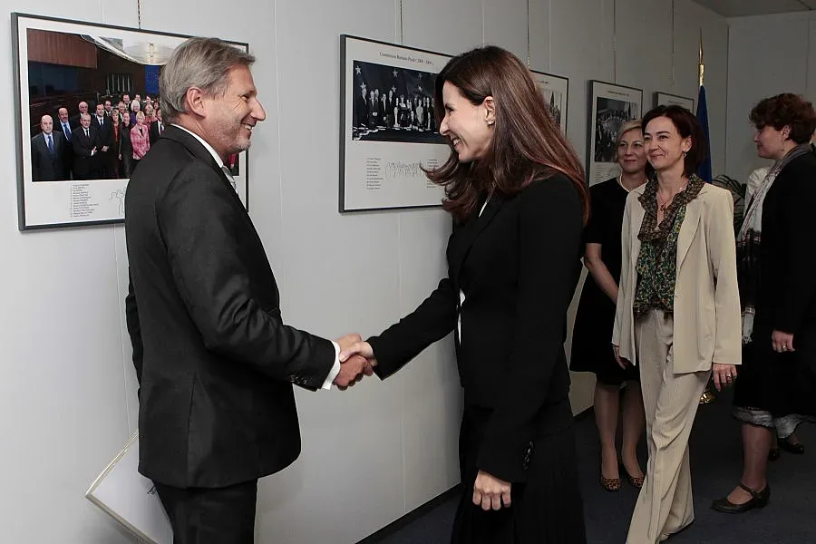 Хан: Ще търсим решение за спрените програми