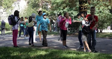 Мексиканска вълна от "помощ вместо цветя"