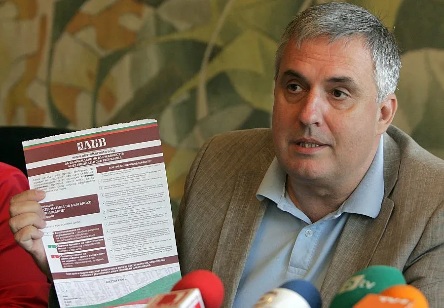 Ивайло Калфин зове младите да гласуват