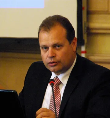 Министър иска музей на открито до магистрала „Струма"