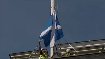 Шотландски флаг над „Даунинг стрийт”