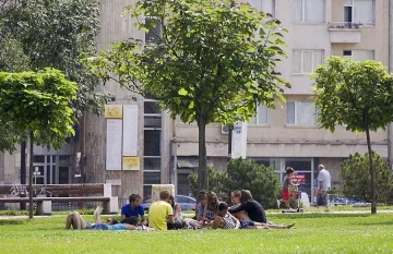 Слънце и облаци на 10 септември