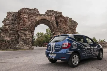 Dacia обиколи най-интересните туристически обекти в България