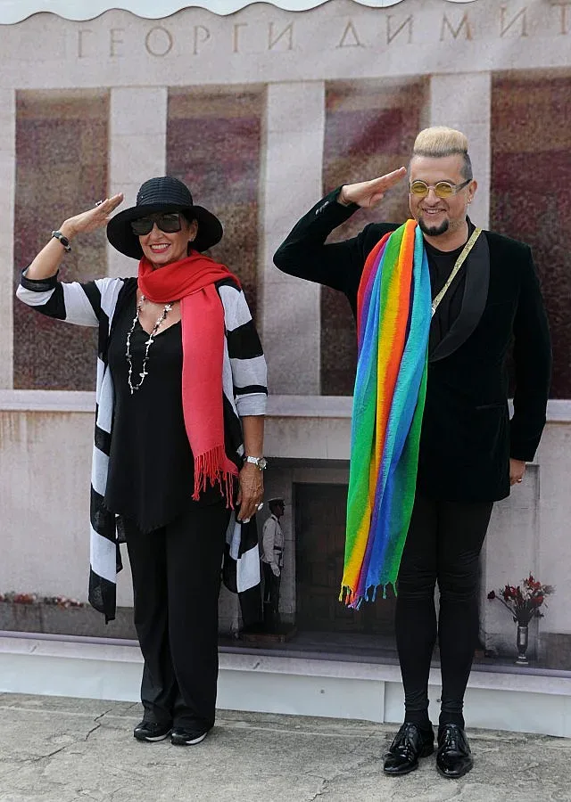 Политици нахлуват във ВИП брадър