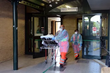 ЕК дава още 5 млн. за борба с ебола