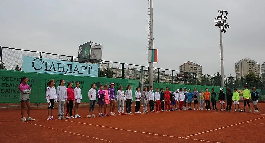 "Стандарт" и СК "ДЕМА" с нов детски "Мастърс"