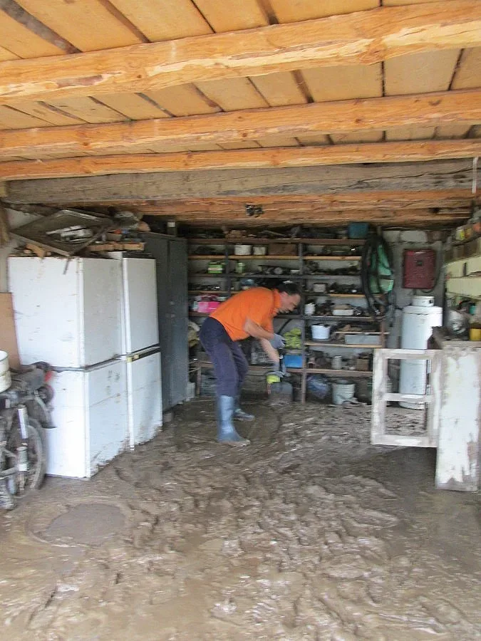 Бойко доволен от доброволците си след потопа