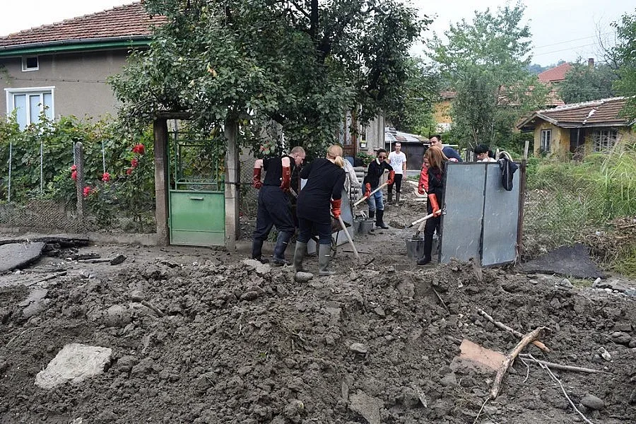 ГЕРБ-София помага на пострадалите в Берковица