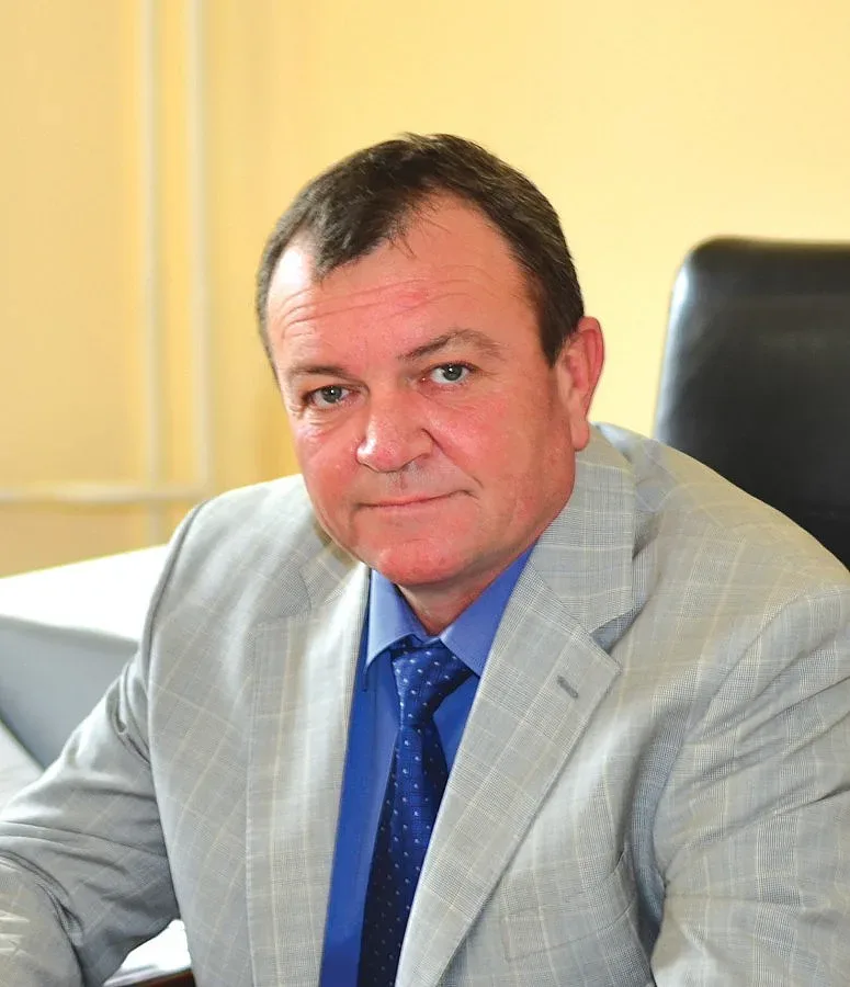 Насуф Насуф подаде оставка