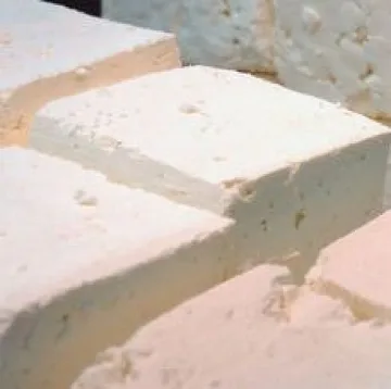 Дават помощи за складиране на сирене