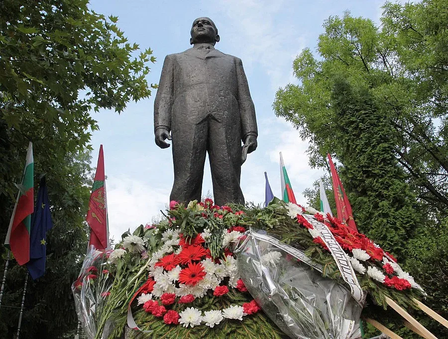 Тато печели изборите в Правец