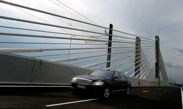 Дунав мост 2 като колос на глинени крака